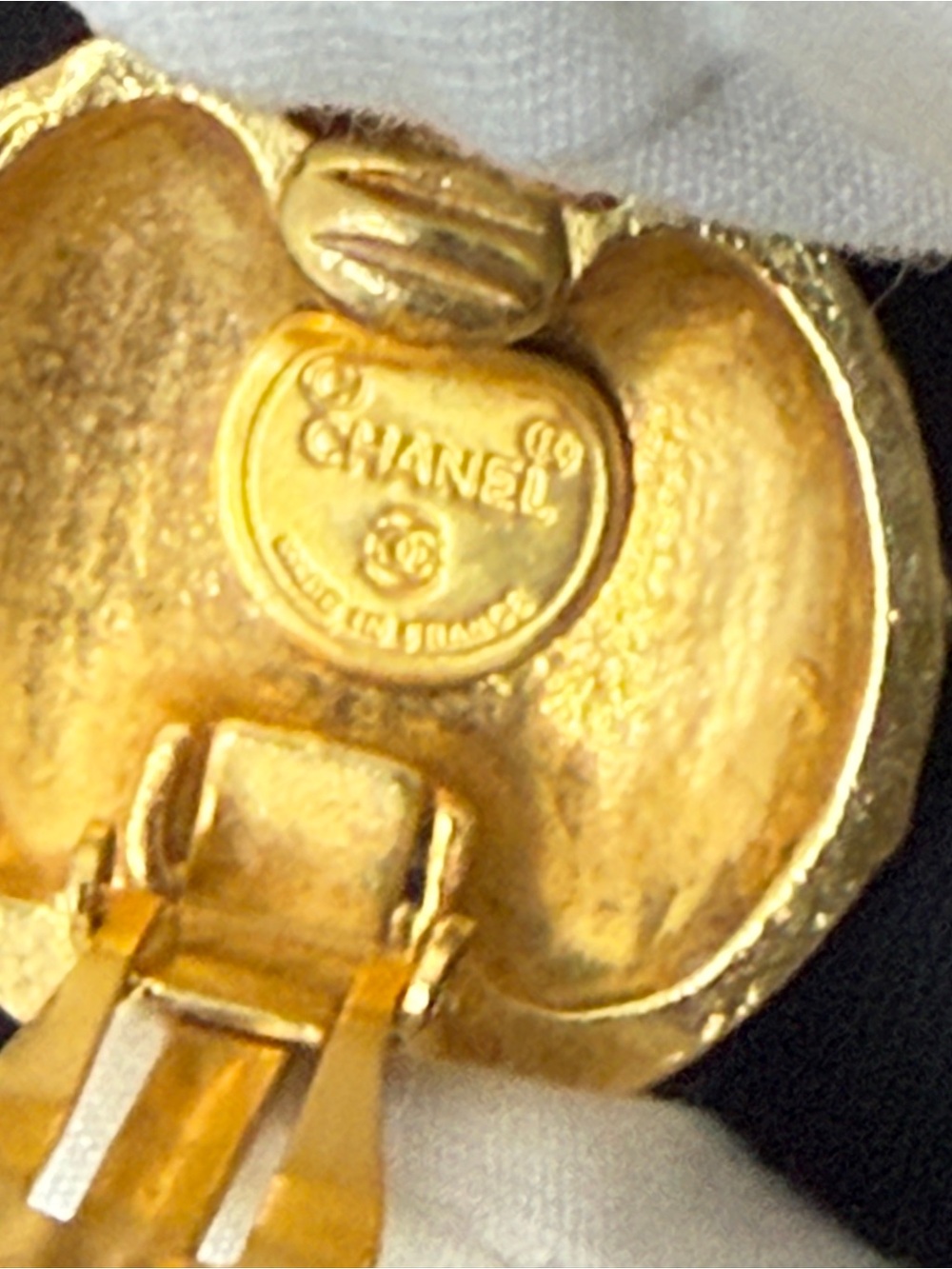 Chanel Vintage Gold Plated Gripoix Filligree Earrings with COA - Picture 8 of 10